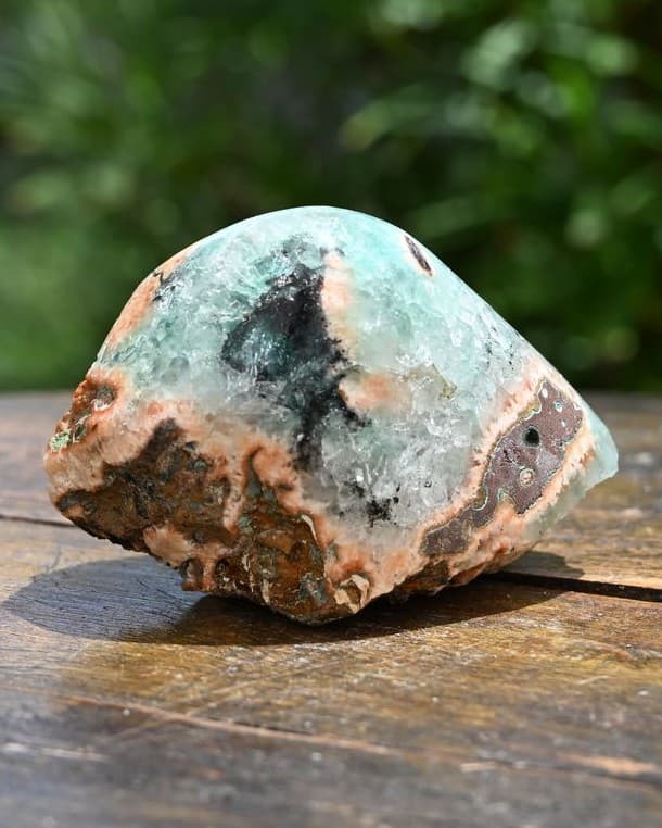 Celadonite-Tinted Chalcedony Nodule on Basalt